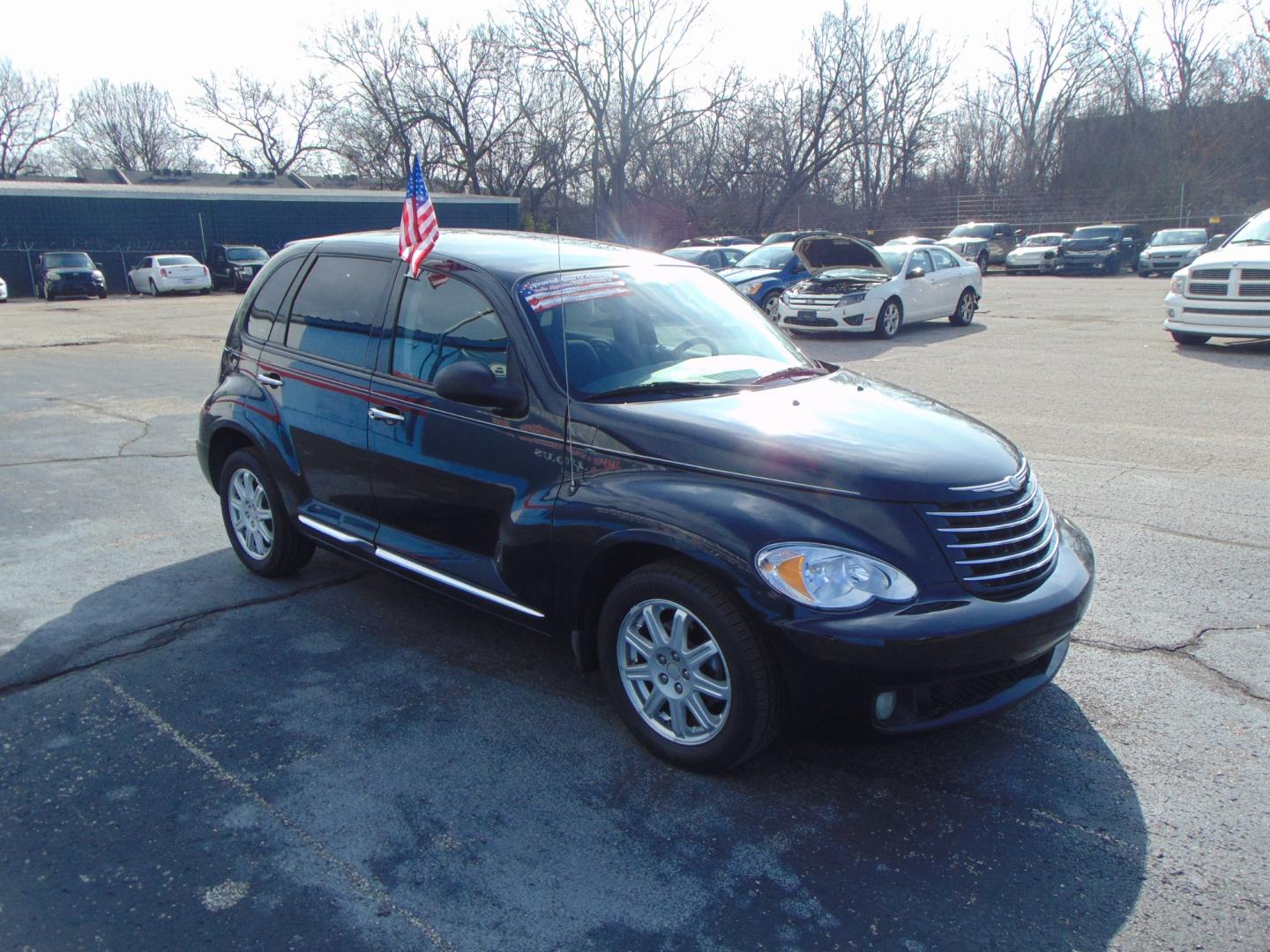 2010 Black Chrysler PT Cruiser (3A4GY5F91AT) with an 4-Cyl 2.4 Liter engine, Automatic, 4-Spd w/Overdrive transmission, located at 2105 Dixie Hwy, Louisville, KY, 40210, (502) 772-3333, 38.220932, -85.795441 - Photo#4